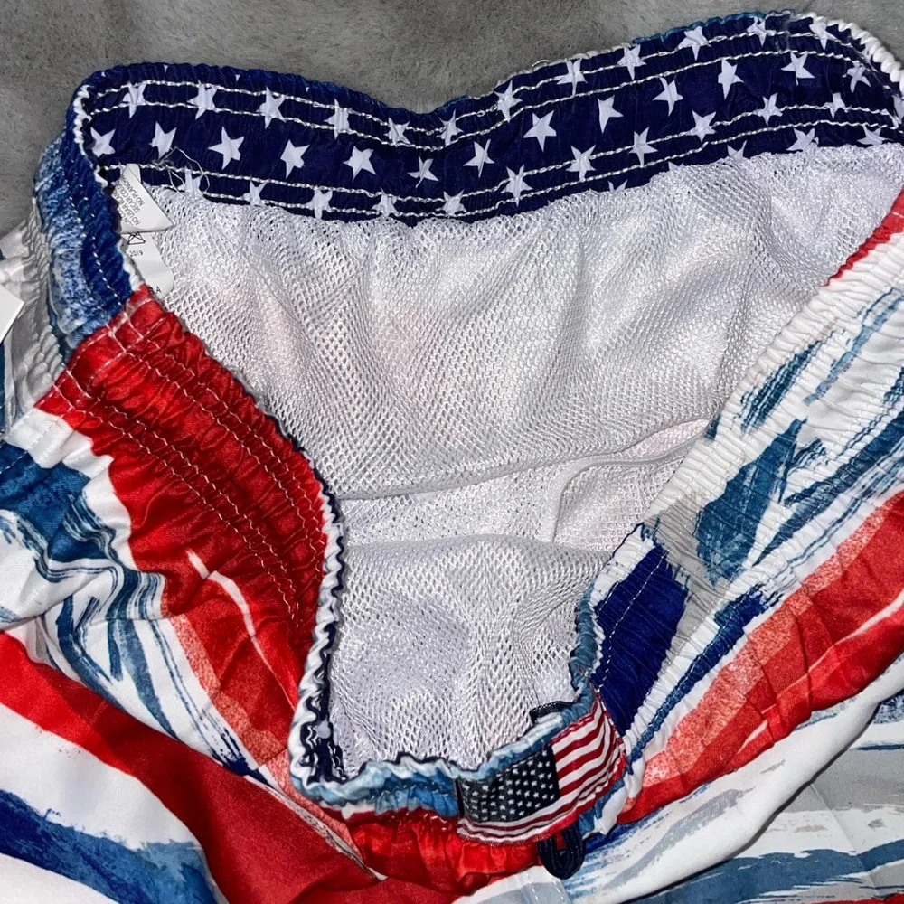 🇺🇸NWT Men's Red and Blue Swim Shorts